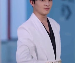 短剧《绝美师尊让我下山找明星老婆》72集夸克网盘免费在线赏全集