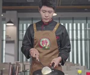 短剧《食谱随机刷新，客人馋疯了》174集夸克网盘免费观看全集