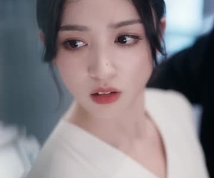 短剧《鸢尾盛开时恋她成瘾》20集夸克网盘免费在线观全剧