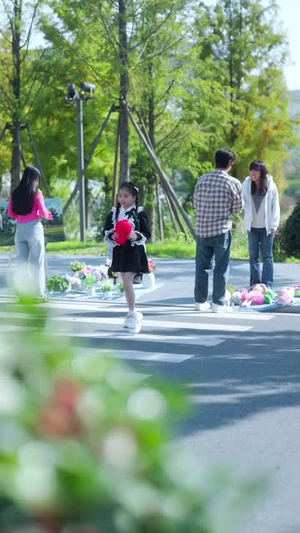 她位高权重，偏撩我（80集）在线免费看最新短剧